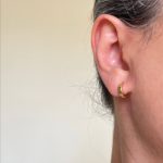 گوشواره حلقه‌ای مدل مینیمال طلایی - تصویر 2
