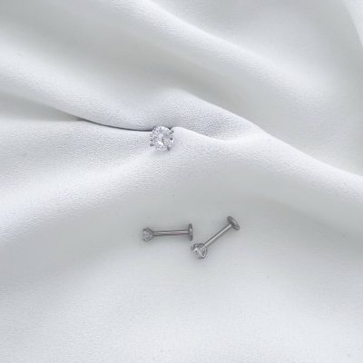 پیرسینگ گوش تک نگین سیلور استیل