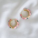 گوشواره حلقه ای میناکاری صورتی استیل