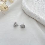گوشواره گل درشت مستر کوالیتی ونکلیف نقره ای
