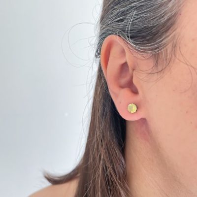 گوشواره میخی تک نگین زرد استیل