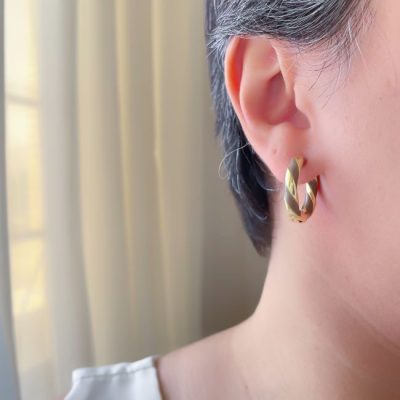 گوشواره حلقه ای میناکاری نود پیچ استیل