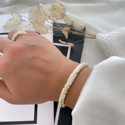 دستبند النگویی (بنگل) میناکاری برگ سفید