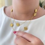 گردنبند رولباسی ونکلیف طلایی تراشدار استیل