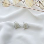 گوشواره میناکاری منحنی سفید