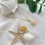 گردنبند لاک صدف سفید میناکاری استیل