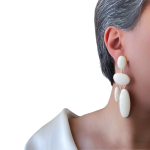 گوشواره میناکاری سفید صدفی آویز طرح 1