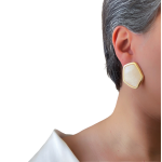گوشواره میناکاری سفید صدفی آویز طرح 5