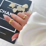 انگشتر جواهری برگ ریسه ای نگیندار