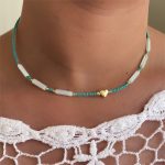 گردنبند مهره ای فیروزه ای بامبو با پلاک قلب