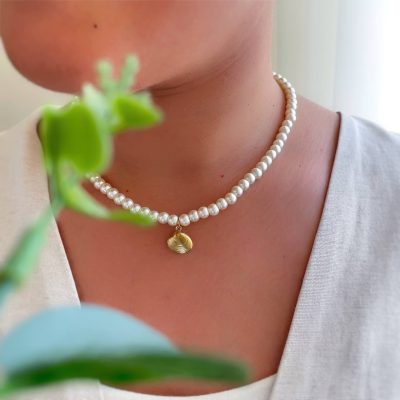 گردنبند چوکر (طوق) مروارید مینیمال با آویز صدف