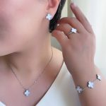 سرویس کامل ونکلیف سفید سیلور استیل (گردنبند تک گل)