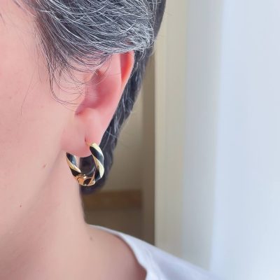 گوشواره حلقه ای میناکاری مشکی پیچ استیل