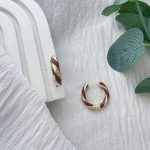 گوشواره حلقه ای میناکاری قهوه ای پیچ استیل